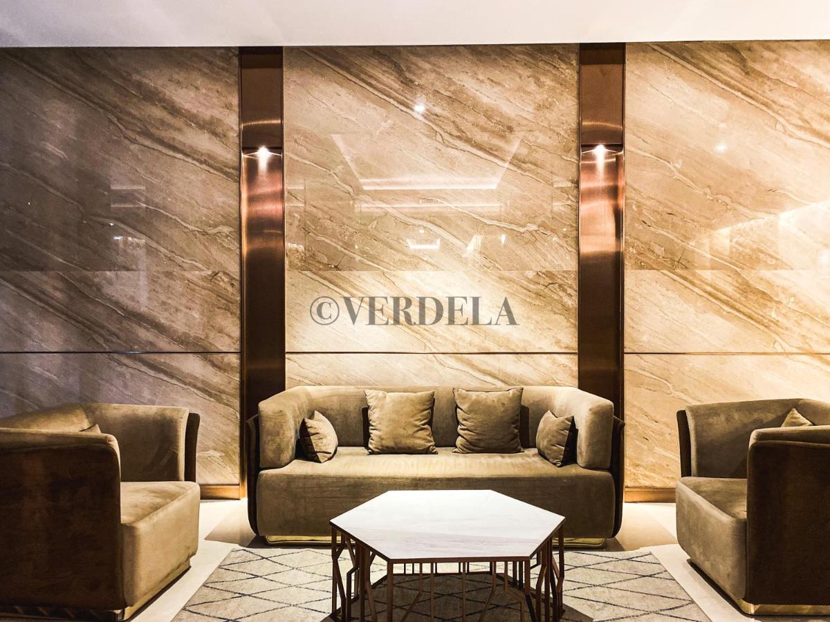 Verdela Pollux Meisterstadt Batam Apartement Esterno foto