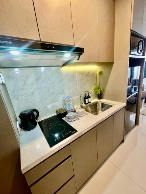 Verdela Pollux Meisterstadt Batam Apartement Esterno foto