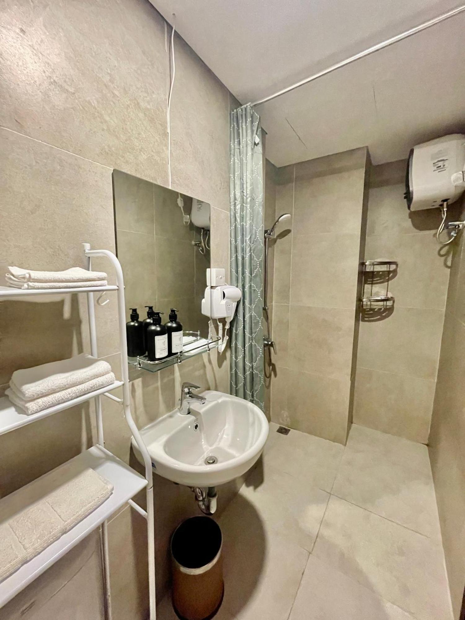 Verdela Pollux Meisterstadt Batam Apartement Esterno foto