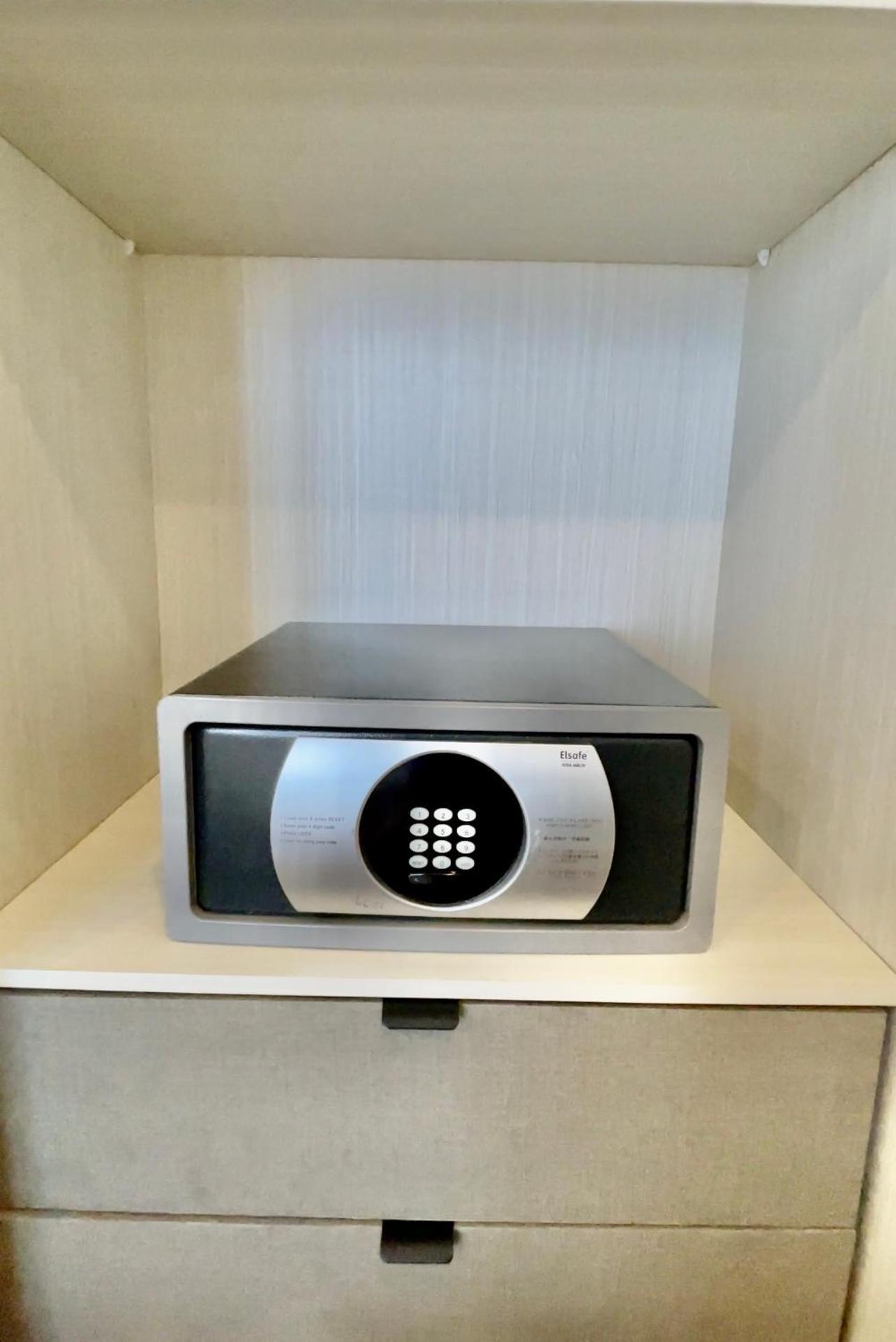 Verdela Pollux Meisterstadt Batam Apartement Esterno foto