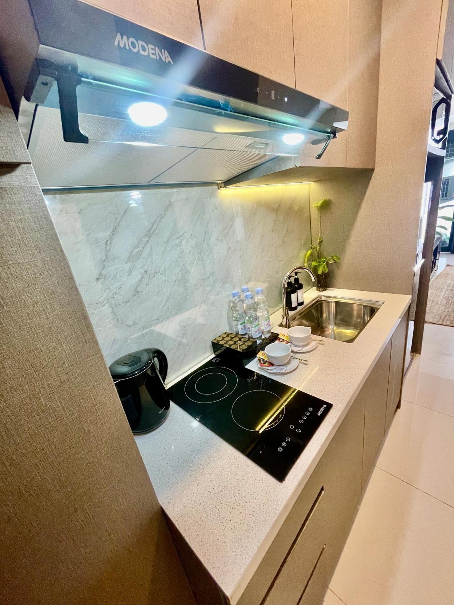 Verdela Pollux Meisterstadt Batam Apartement Esterno foto